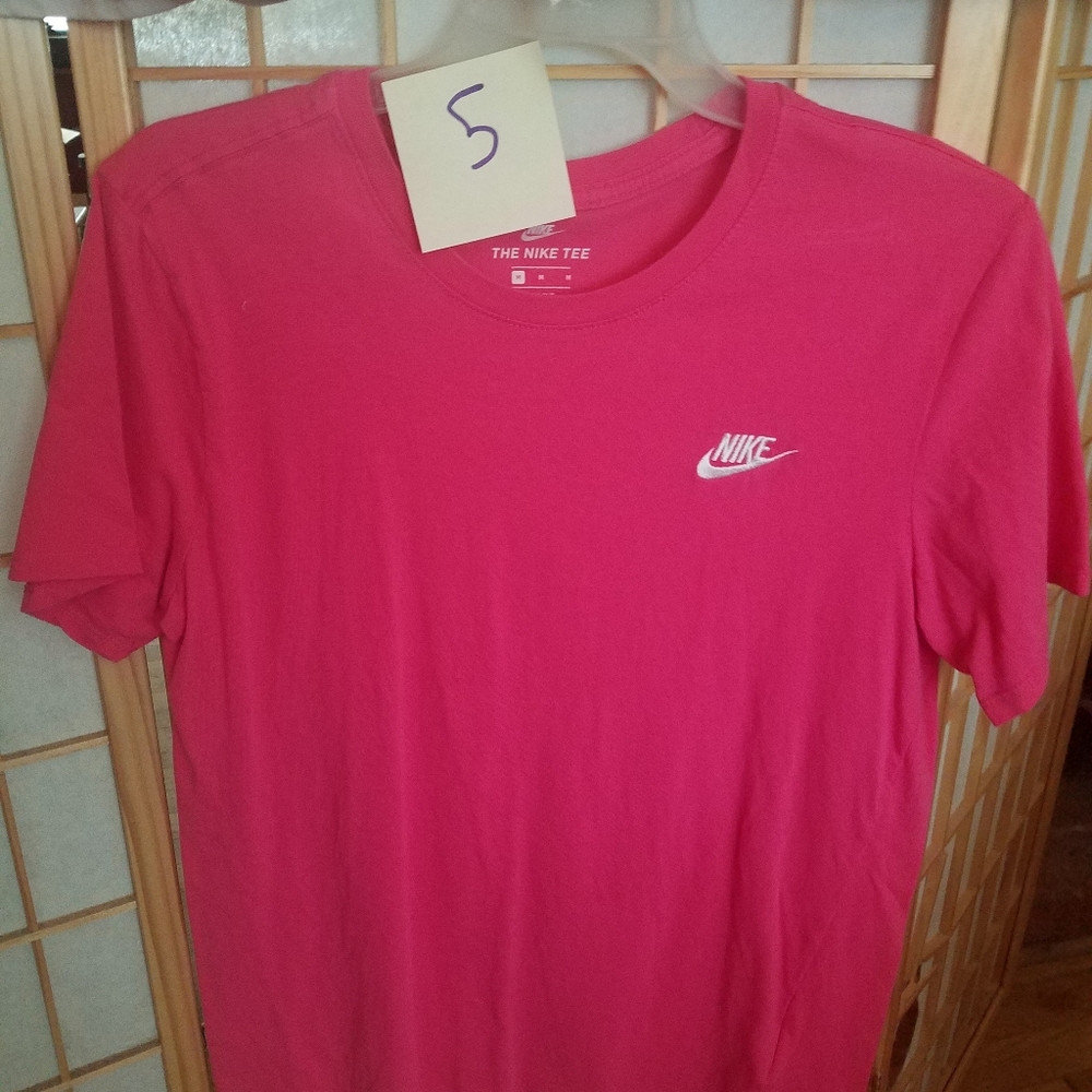 5 Nike Tshirts